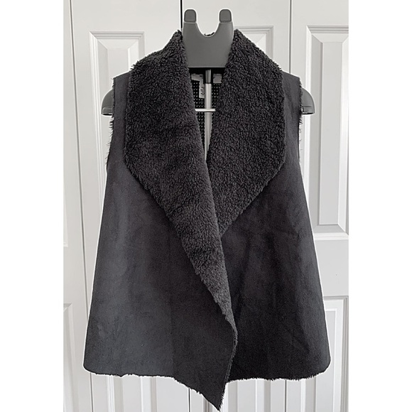 WORKSHOP REPUBLIC CLOTHING Sz XL Black High / Low Faux Fur & Knit Vest. - Picture 1 of 6